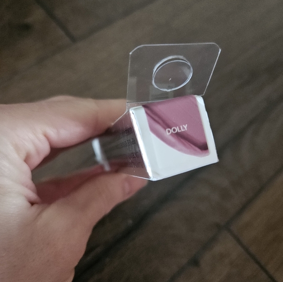 Buxom Full-On Plumping Lip Matte - Shade Dolly - Picture 2 of 7